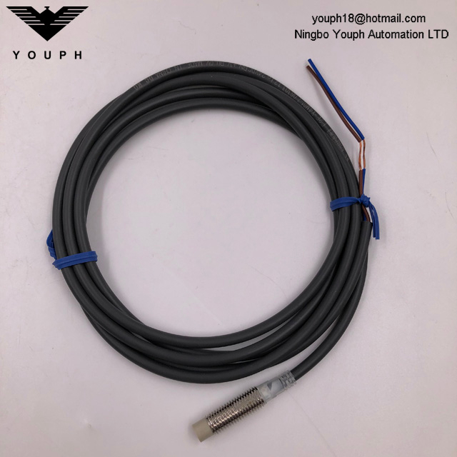 OMRON E2E-X4MD1-Z E2E SEXE SECRE SECRE DC 3 Capteur de proximité