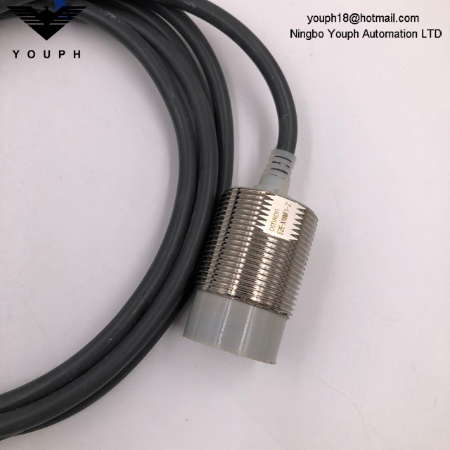 OMRON E2E-X18MF1-Z E2E SEXT SECRE SECTION DE POWER DC POWERS