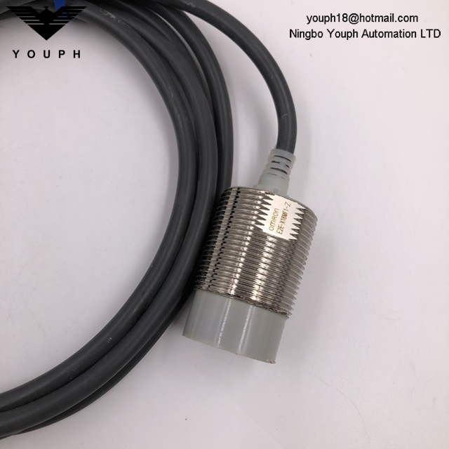 OMRON E2E-X18MF1-Z E2E SEXT SECRE SECTION DE POWER DC POWERS