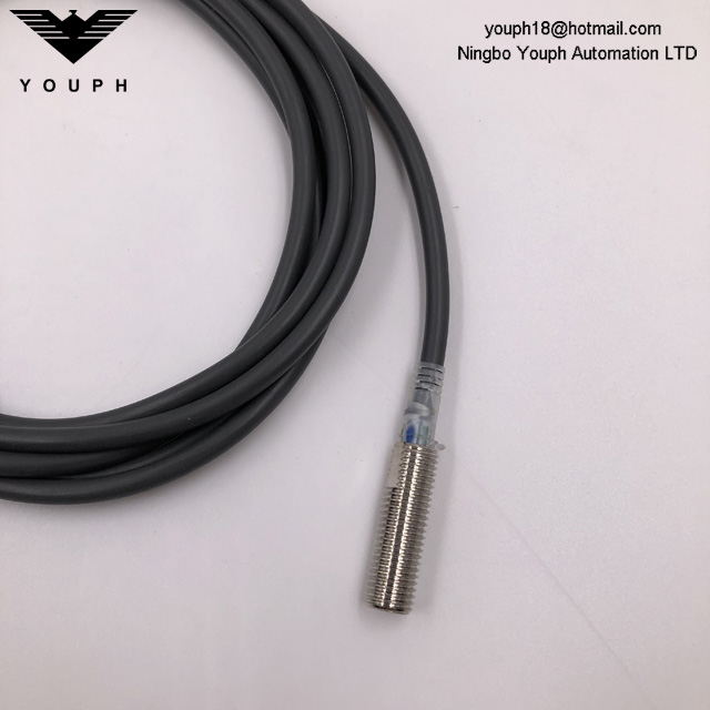 OMRON E2E-X1R5E1-Z E2E SEXT SERRIE SECTRICITÉ CAPTOR
