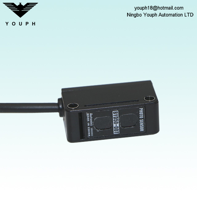 Autonics BYD50-DDT Convergent Réflexion avec un capteur photoélectrique de l'amplificateur