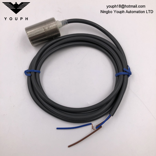 OMRON E2E-X10D1-NZ E2E SEXT SECRE SECTION DE POWER DC POWER Proximité Capteur