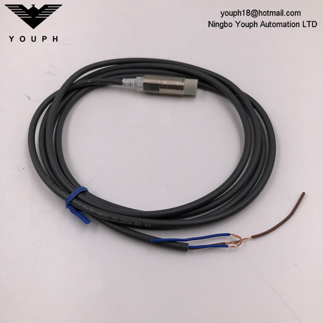 OMRON E2E-X8MD1-Z E2E SEXT SECRE SECTION DE POWER DC POWER PROXIMITÉ