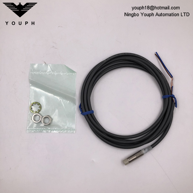 OMRON E2E-X4MD1-Z E2E SEXE SECRE SECRE DC 3 Capteur de proximité