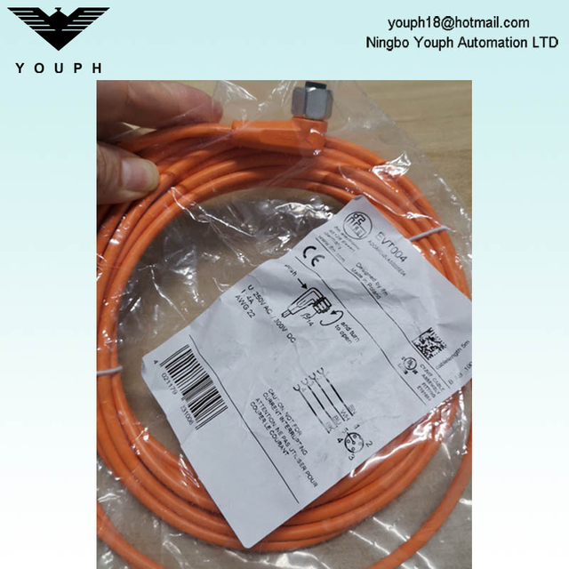IFM EVT004 ADOAH040VAS0005E04 avec câble de connexion à douille