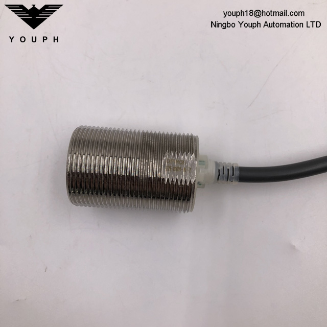 OMRON E2E-X10D1-NZ E2E SEXT SECRE SECTION DE POWER DC POWER Proximité Capteur