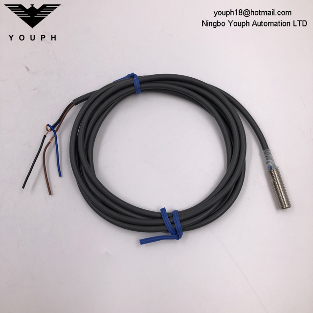 OMRON E2E-X1R5E1-Z E2E SEXT SERRIE SECTRICITÉ CAPTOR