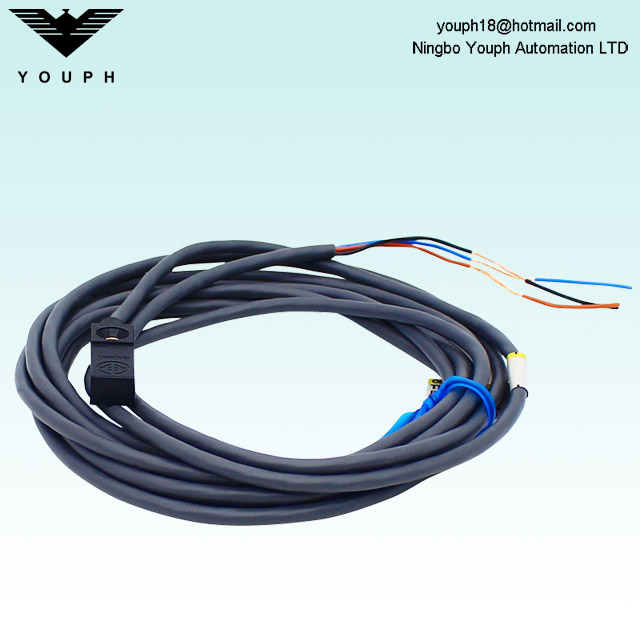OMRON TL-W1R5MC1 Interrupteur de capteur de proximité