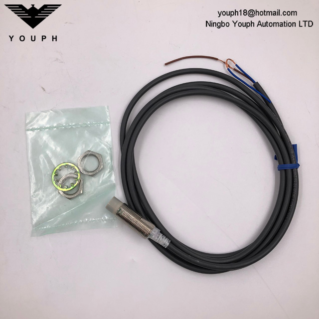 OMRON E2E-X8MD1-Z E2E SEXT SECRE SECTION DE POWER DC POWER PROXIMITÉ
