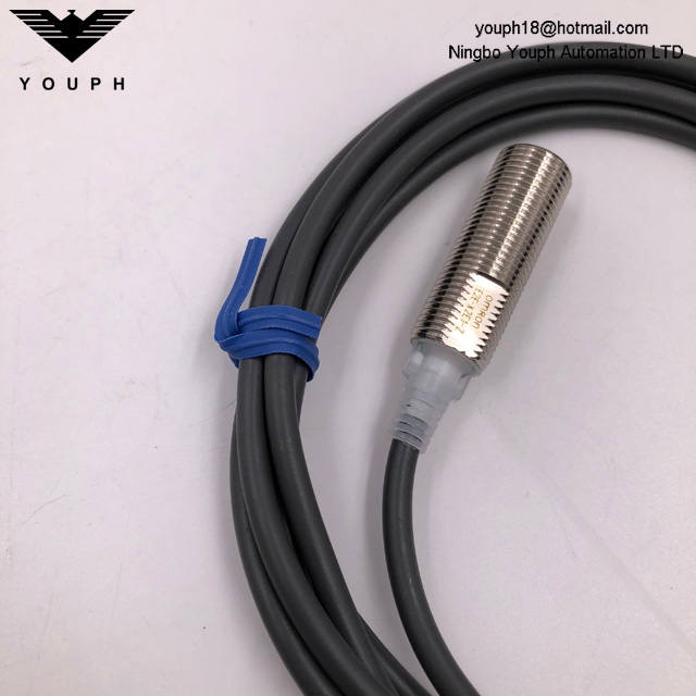 OMRON E2E-X2E1-Z E2E SEXT SERRIE SECRICITÉ CAPTEUR