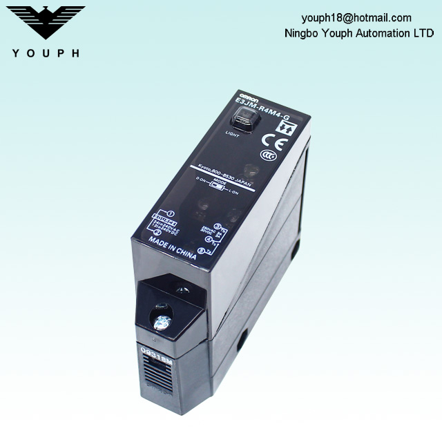 OMRON E3JM-R4M4-G interrupteur photoélectrique